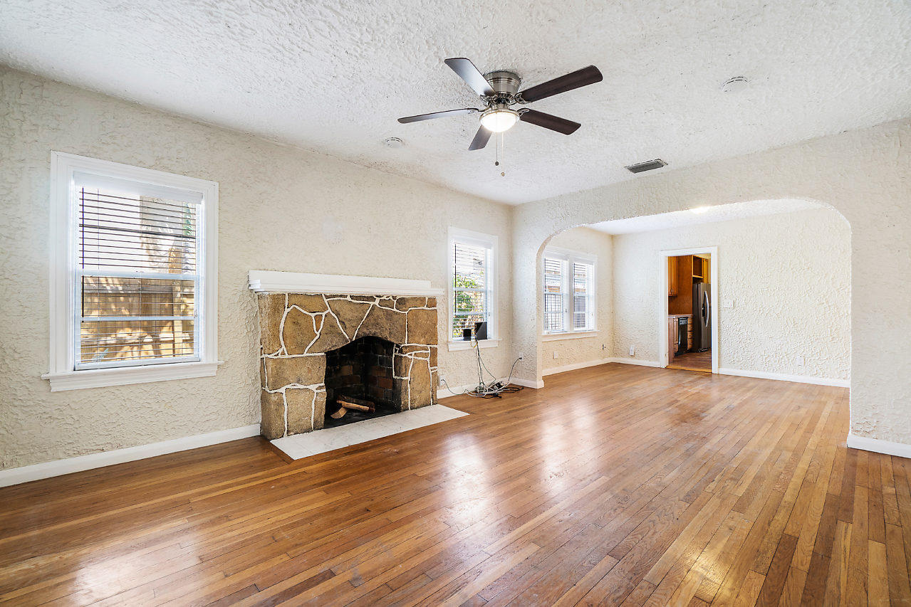 733 Colonial Road West Palm Beach, FL 33405 - Photo 7 of 27 007-733ColonialRd-WestPalmBeach-FL-small