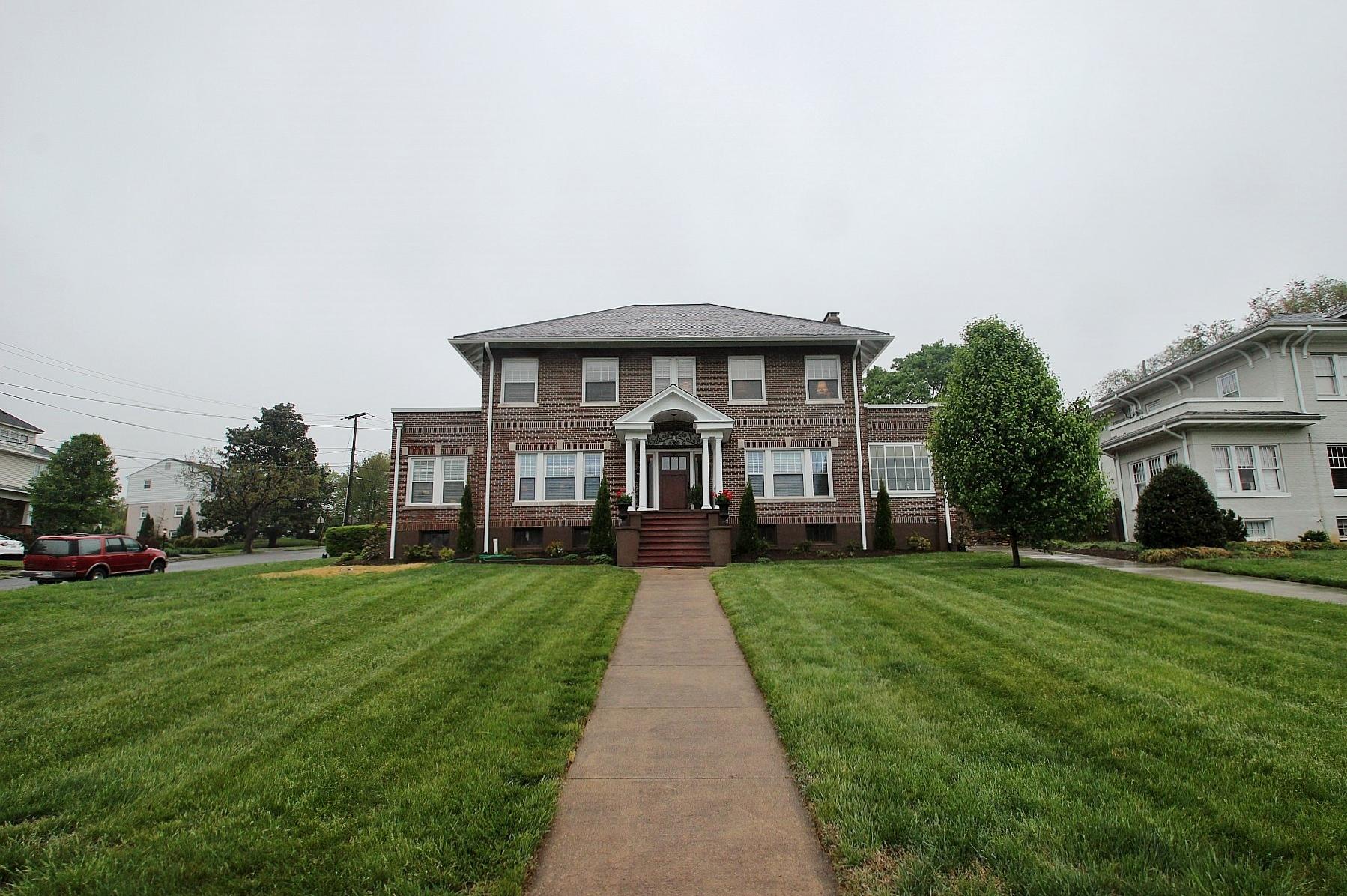 2255 Grandin Road Southwest Roanoke, VA 24015 - Photo 2 of 84 img_1987