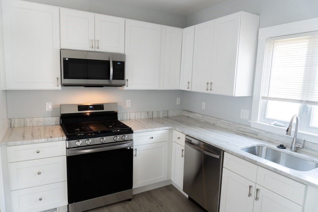 22 Riverside Court Saugus, MA 01906 - Photo 15 of 33