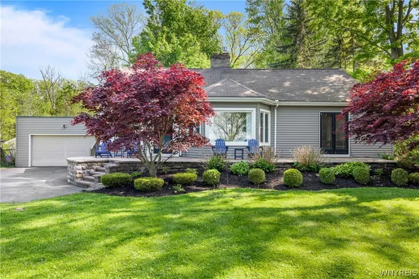 $379,900 | 5427 Old Lake Shore Road, Hamburg, NY 14085