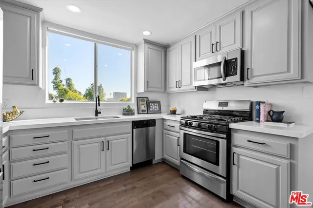 $1,199,000 | 3603 Dunn Drive, Unit 301, Los Angeles, CA 90034