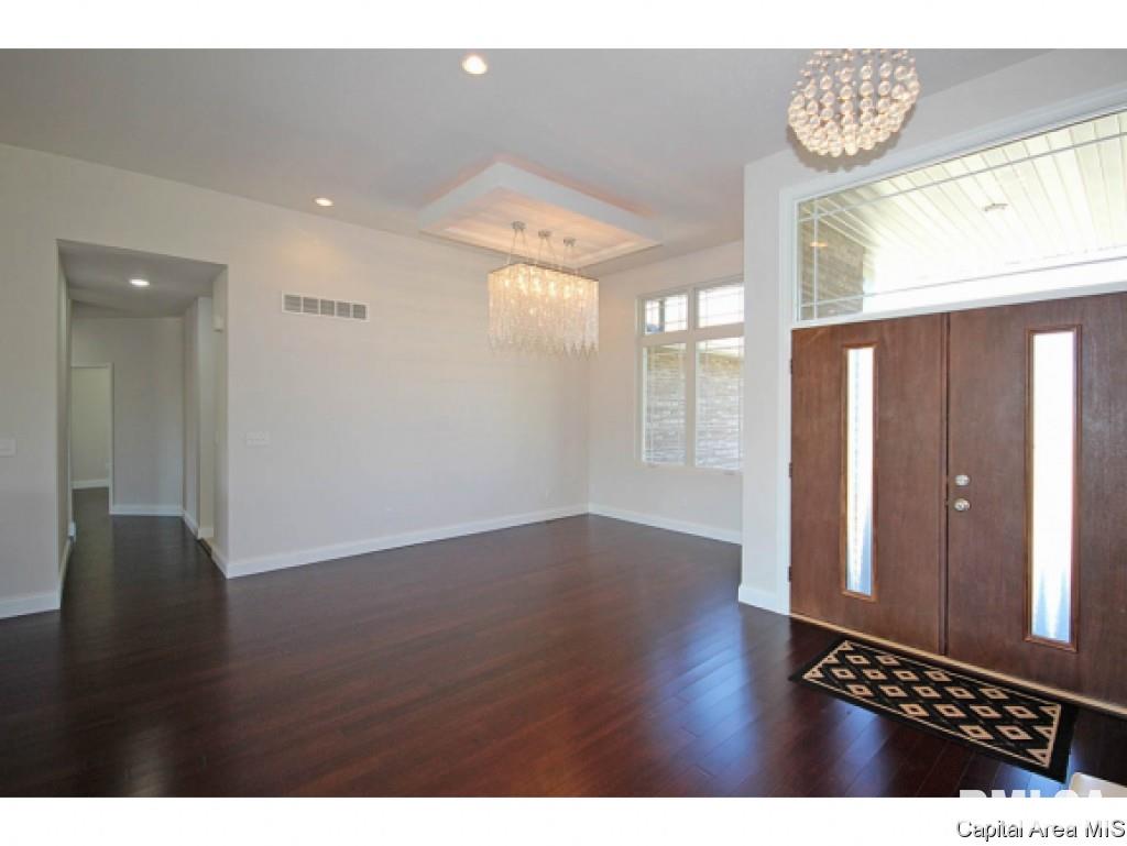 4300 Fiddlers Bend Springfield, IL 62711 - Photo 3 of 35