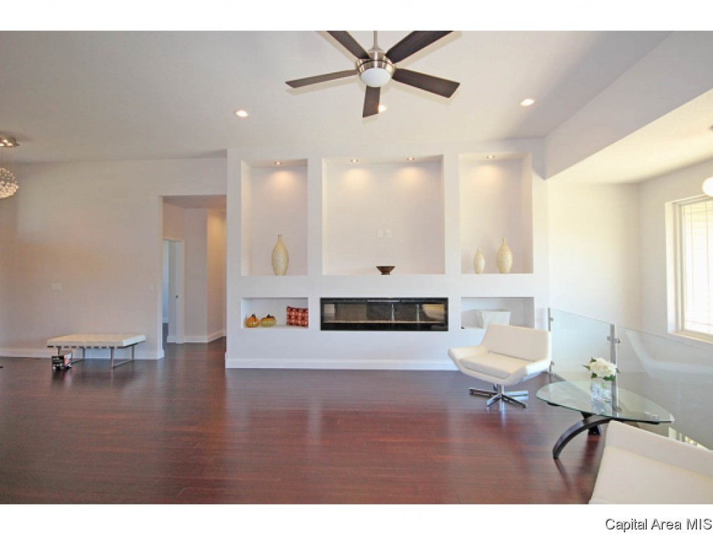 4300 Fiddlers Bend Springfield, IL 62711 - Photo 6 of 35