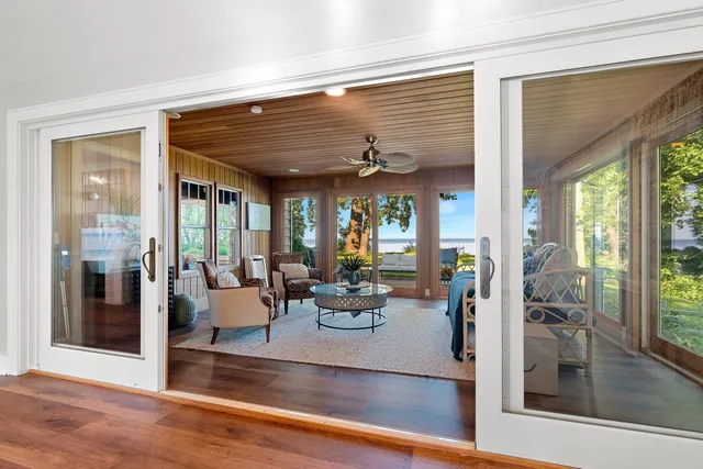 $799,900 | 3390 Fond Du Lac Road, Oshkosh, WI 54902