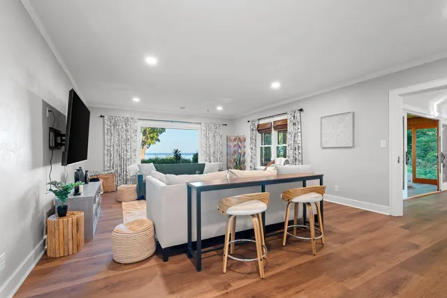 $799,900 | 3390 Fond Du Lac Road, Oshkosh, WI 54902