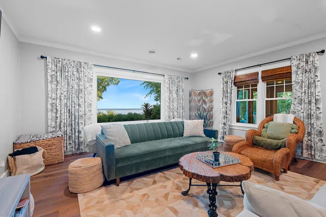 $799,900 | 3390 Fond Du Lac Road, Oshkosh, WI 54902