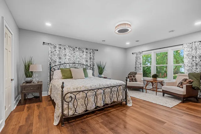 $799,900 | 3390 Fond Du Lac Road, Oshkosh, WI 54902