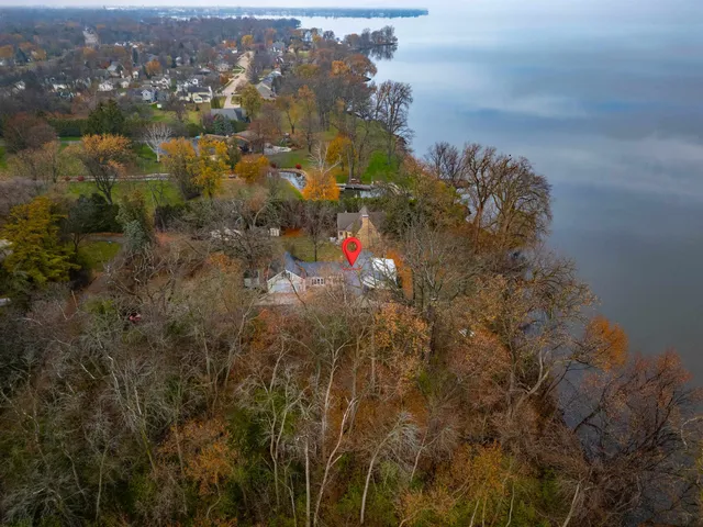 $799,900 | 3390 Fond Du Lac Road, Oshkosh, WI 54902