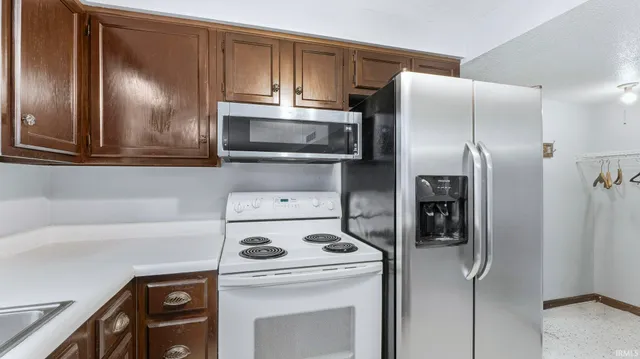 $254,900 | 4011 Thornbury Place, Fort Wayne, IN 46804