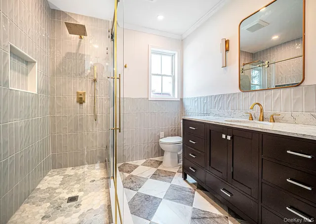 $689,000 | 4 Hawthorn Avenue, Warwick, NY 10990