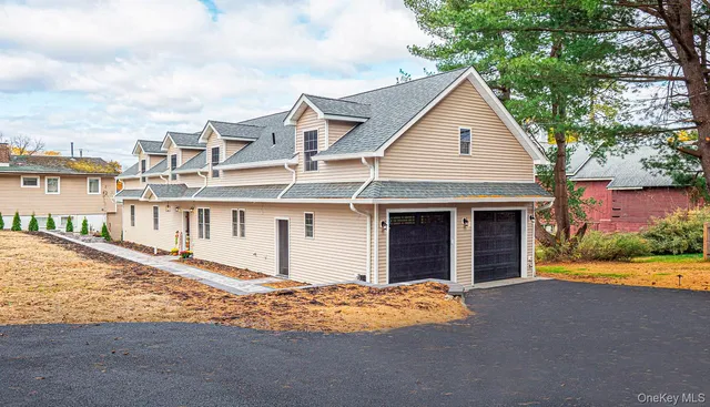 $689,000 | 4 Hawthorn Avenue, Warwick, NY 10990