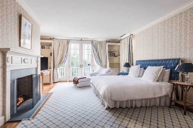 $250,000 | 223 Halsey Neck Lane, Southampton, NY 11968