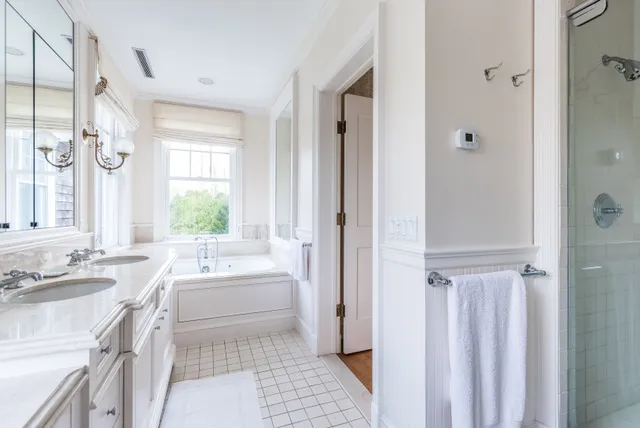 $250,000 | 223 Halsey Neck Lane, Southampton, NY 11968