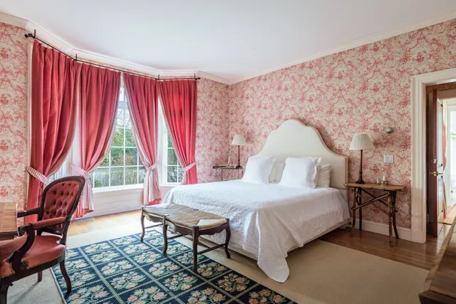 $250,000 | 223 Halsey Neck Lane, Southampton, NY 11968