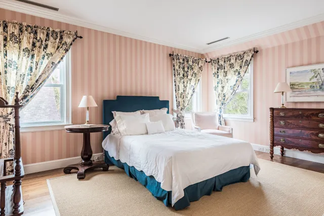 $250,000 | 223 Halsey Neck Lane, Southampton, NY 11968