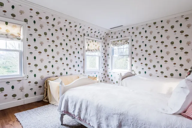 $250,000 | 223 Halsey Neck Lane, Southampton, NY 11968