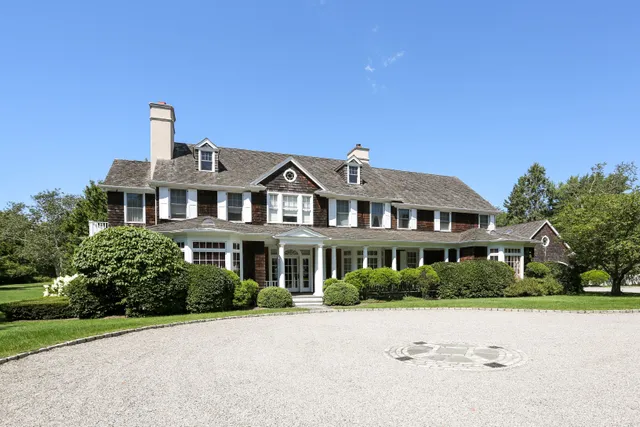 $250,000 | 223 Halsey Neck Lane, Southampton, NY 11968