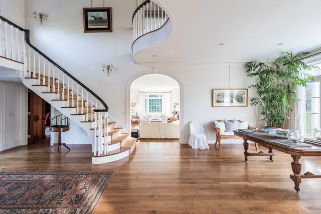 $250,000 | 223 Halsey Neck Lane, Southampton, NY 11968