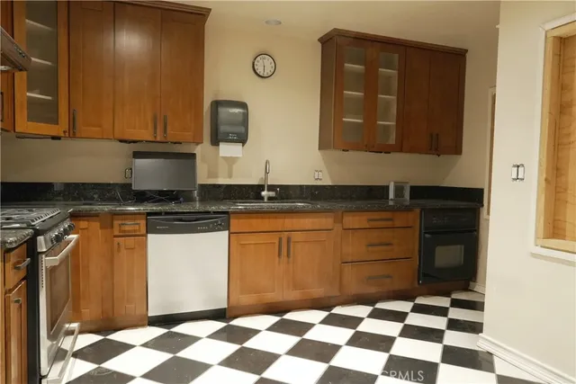 $5,300 | 1201 West Temple Street, Los Angeles, CA 90026