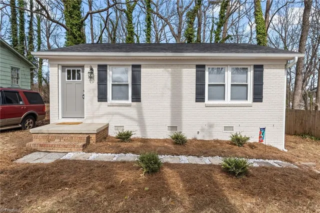$179,500 | 417 Moffitt Drive, High Point, NC 27265