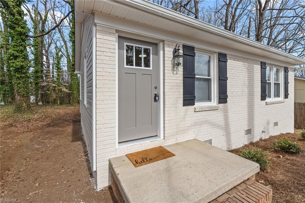 417 Moffitt Drive High Point, NC 27265 - Photo 5 of 28