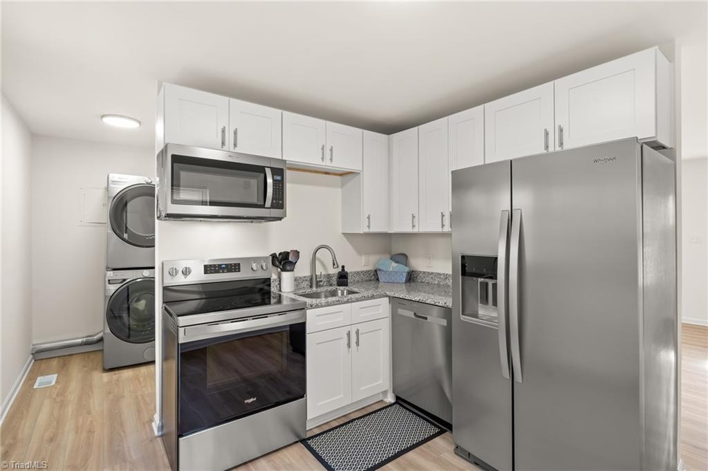 417 Moffitt Drive High Point, NC 27265 - Photo 10 of 28