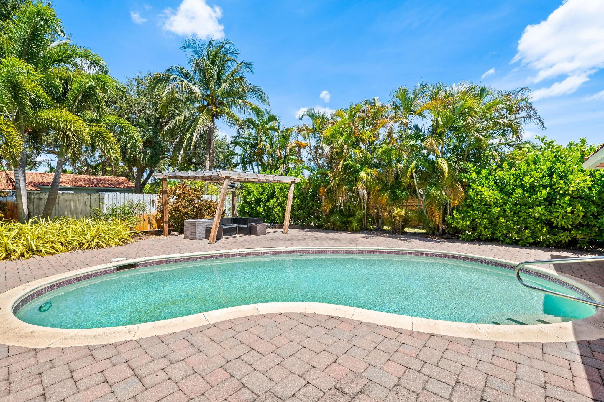 261 Southwest 18th Court Pompano Beach, FL 33060 - Photo 17 of 18 Photo 17