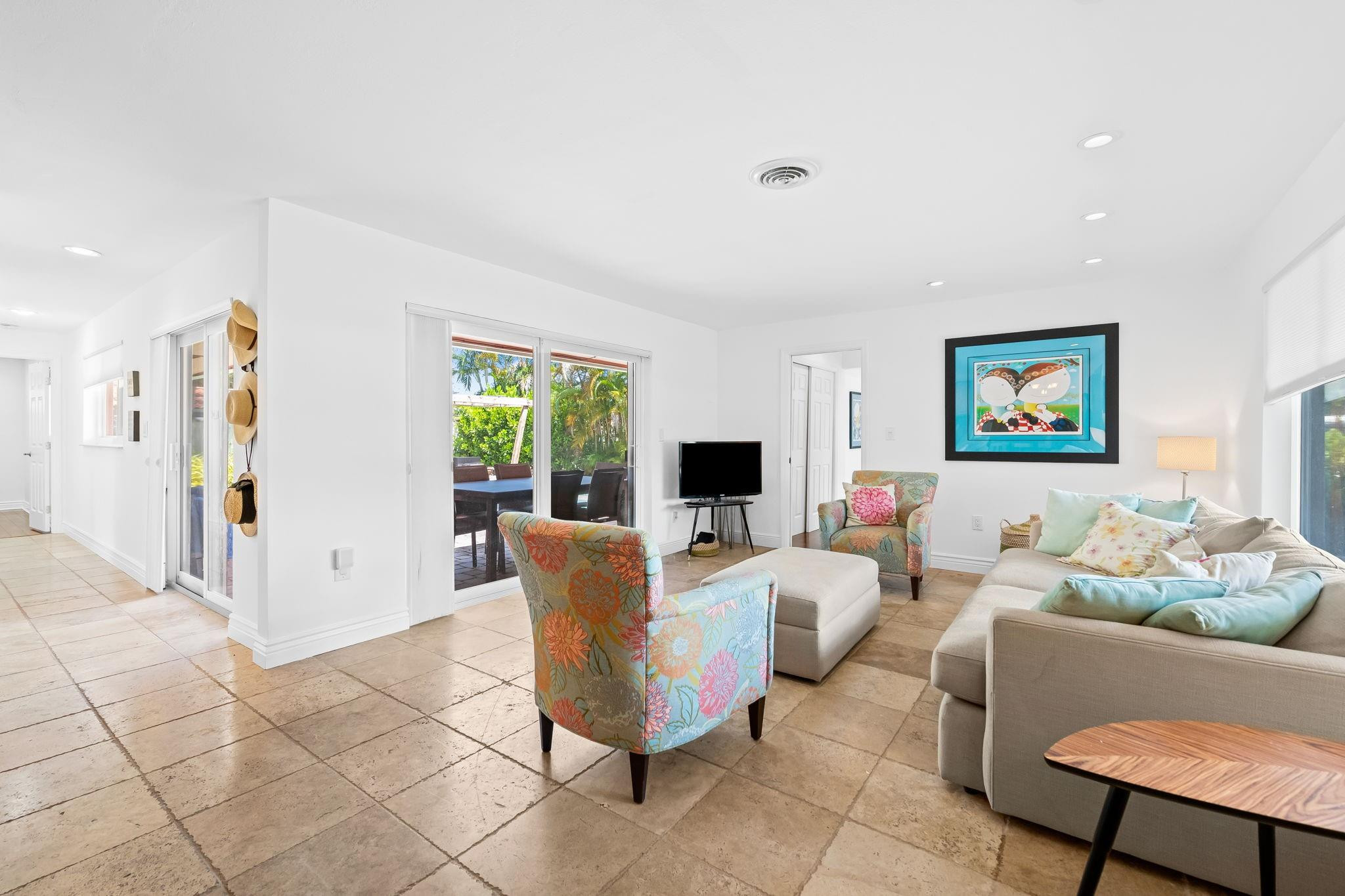 261 Southwest 18th Court Pompano Beach, FL 33060 - Photo 4 of 18 Photo 4