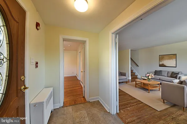 $2,399 | 456 North Easton Road, Glenside, PA 19038