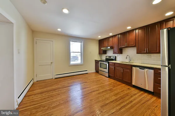 $2,399 | 456 North Easton Road, Glenside, PA 19038