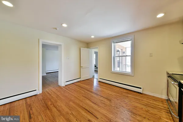 $2,399 | 456 North Easton Road, Glenside, PA 19038