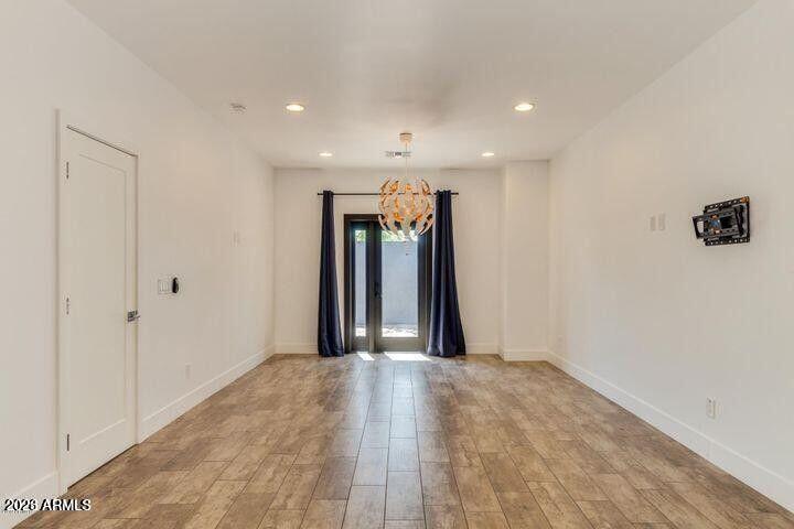 3814 North 9th Street Phoenix, AZ 85014 - Photo 15 of 18 a view of a hallway with closet