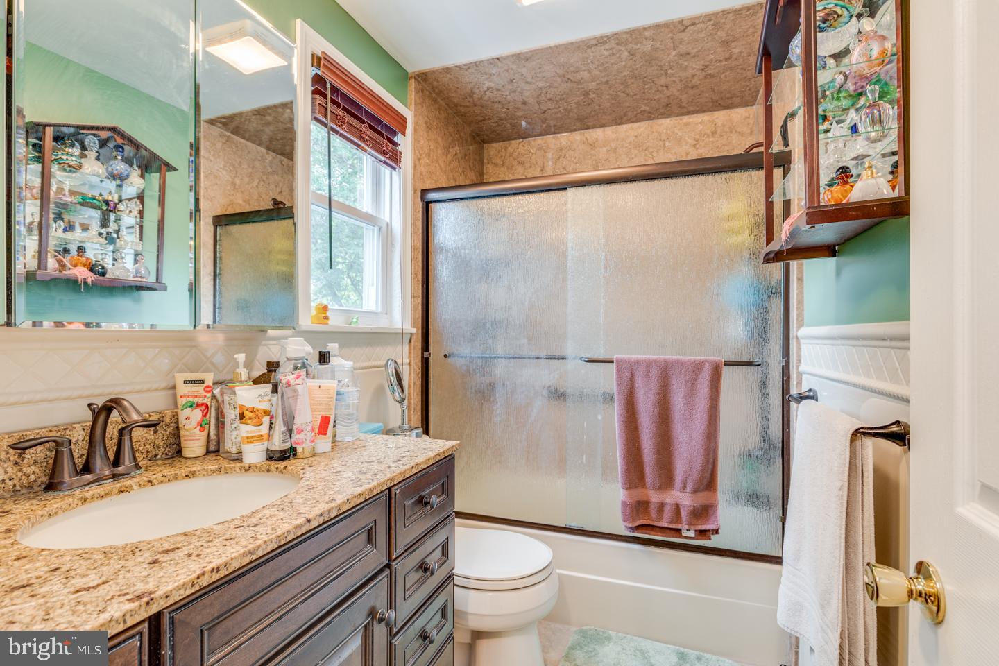 30 Cobblestone Road Cherry Hill, NJ 08003 - Photo 16 of 26 Main bath - updated