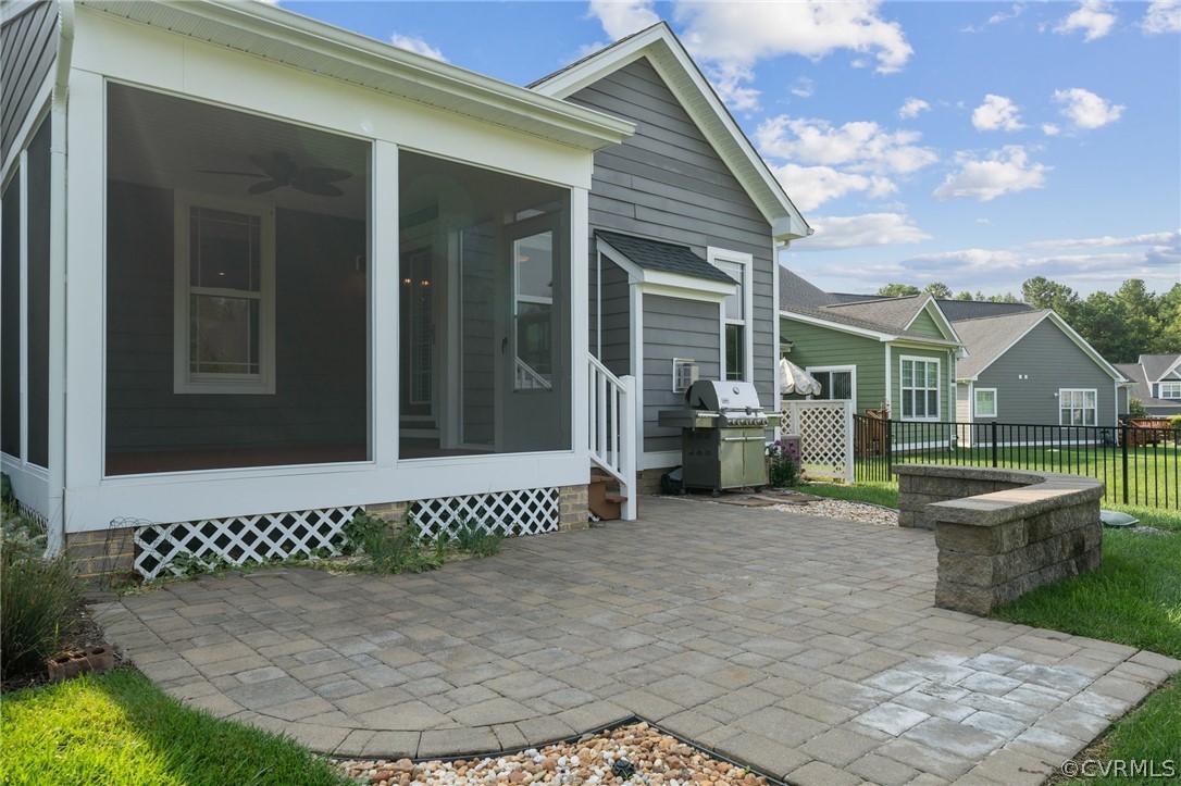 7004 Benhall Circle Glen Allen, VA 23059 - Photo 8 of 50 a view of a house with a balcony