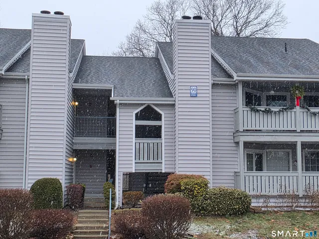 $250,000 | 90 Crown Knoll Court, Unit 144, Groton, CT 06340