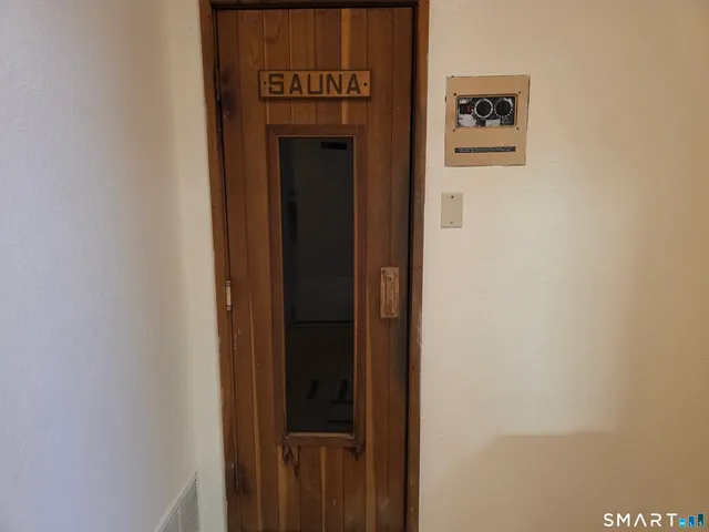 $250,000 | 90 Crown Knoll Court, Unit 144, Groton, CT 06340