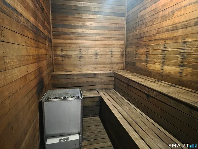 $250,000 | 90 Crown Knoll Court, Unit 144, Groton, CT 06340