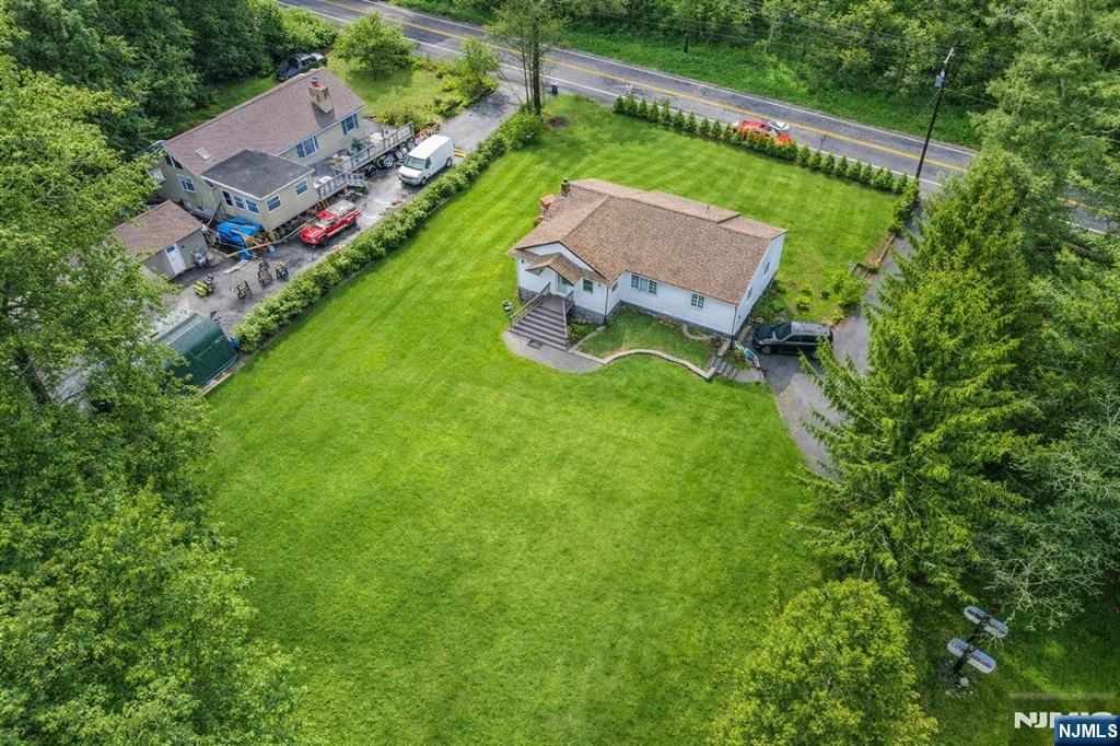 163 La Rue Road West Milford, NJ 07435 - Photo 2 of 28