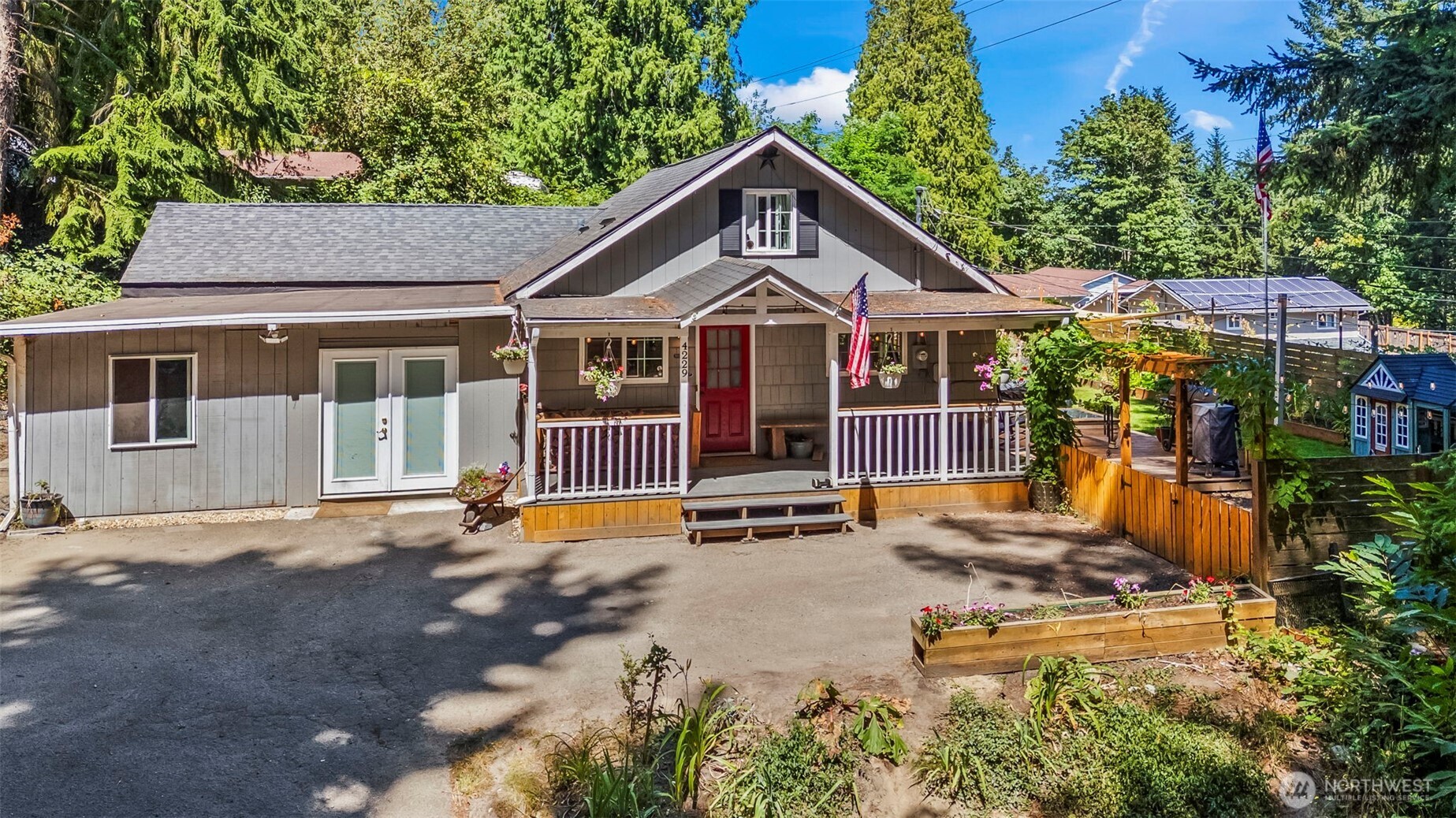 4229 Robinson Road Northeast Bremerton, WA 98310 - Photo 2 of 26 Gallery Image 2