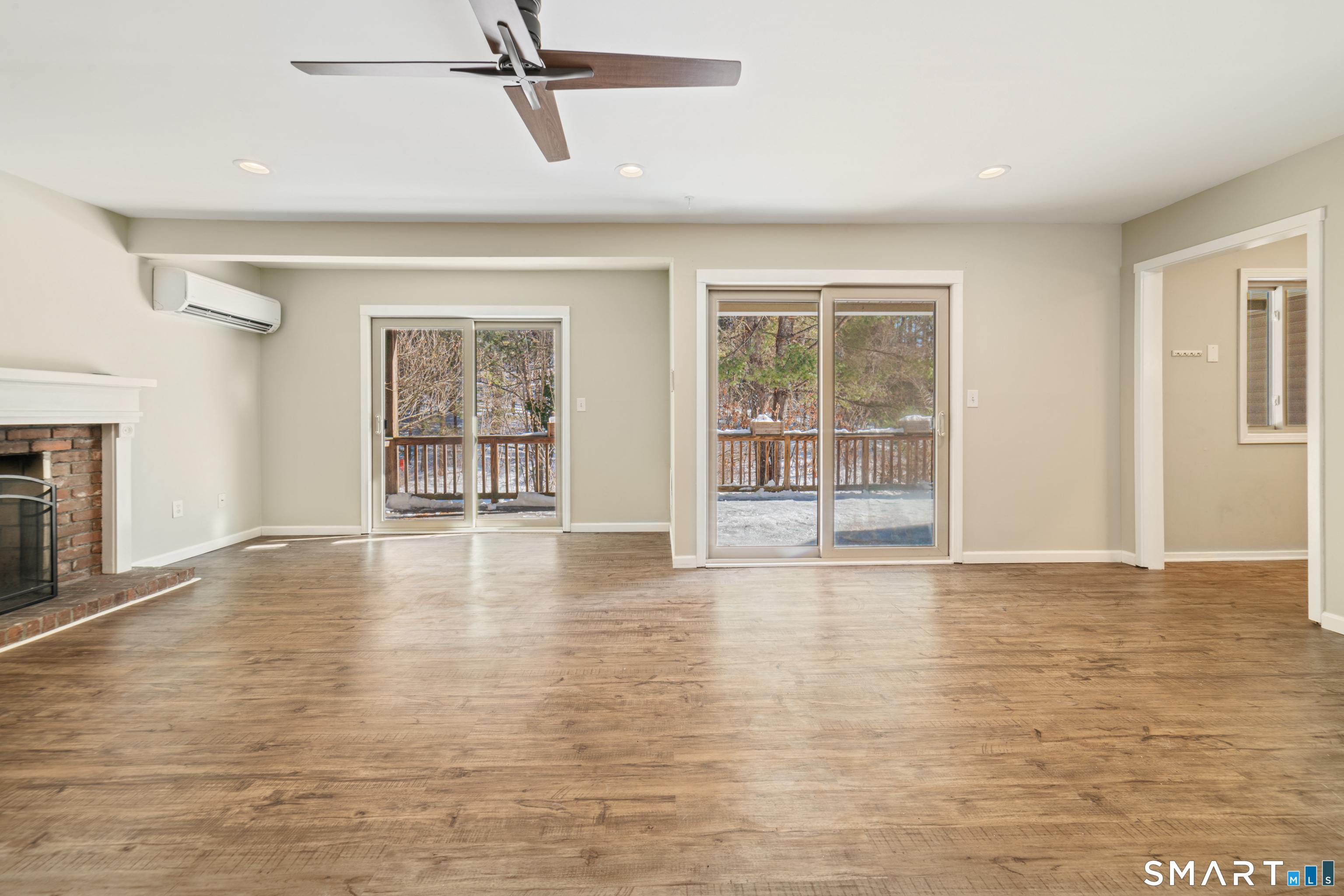 42 Library Lane, Unit 42 Simsbury, CT 06070 - Photo 23 of 37 Facing sliders to deck