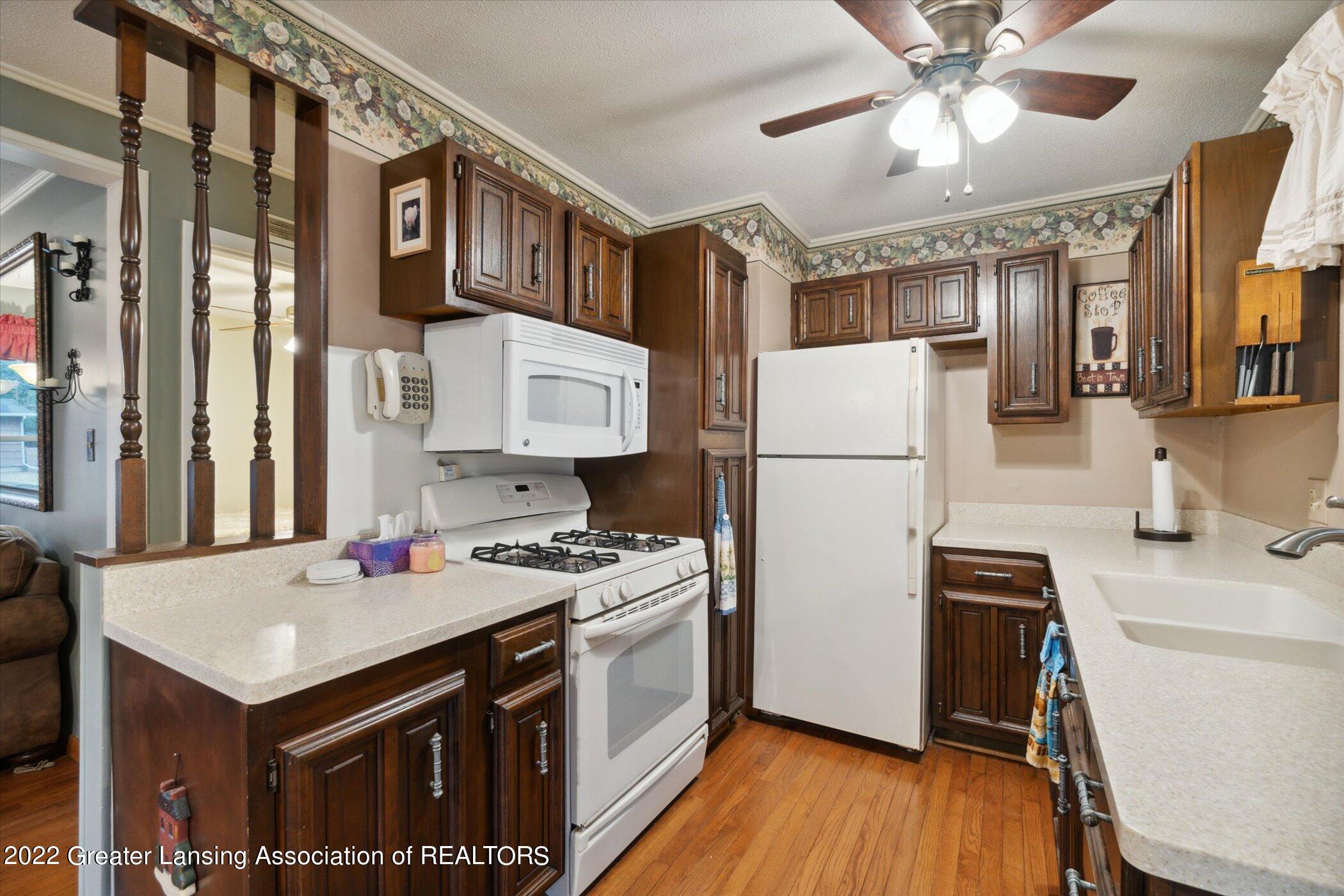 6314 Hilliard Road Lansing, MI 48911 - Photo 11 of 40 12-6314-Hilliard-Rd-Lansing-MI-48911-Win
