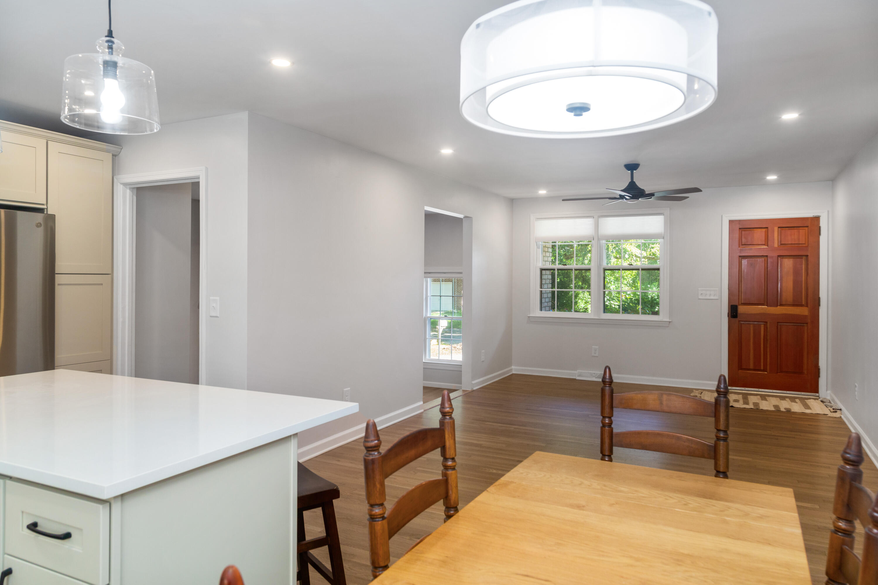 1261 Hampshire Road Charleston, SC 29412 - Photo 11 of 38 1261 Hampshire Rd_2025_Brett Martin Phot