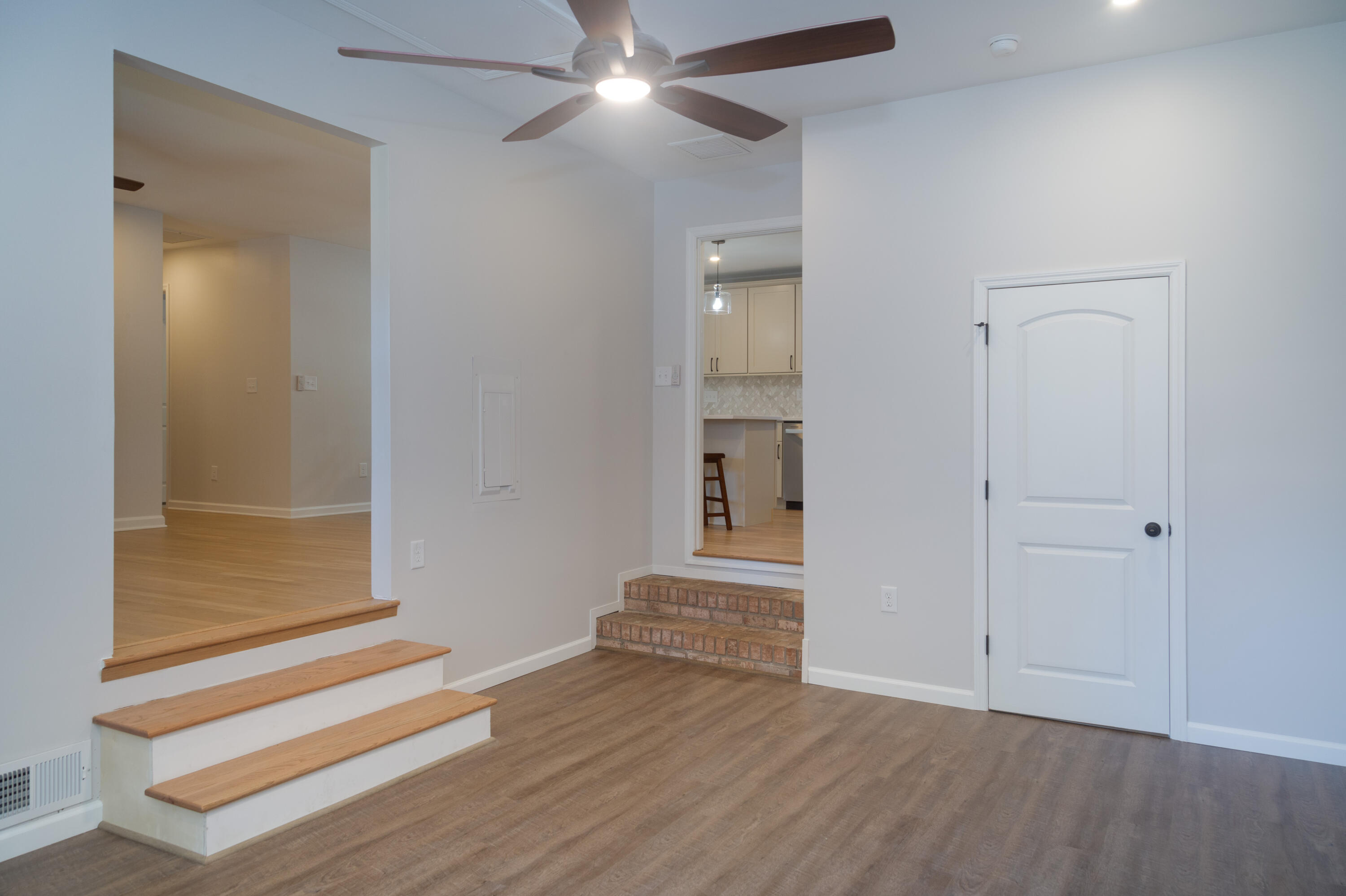 1261 Hampshire Road Charleston, SC 29412 - Photo 15 of 38 1261 Hampshire Rd_2025_Brett Martin Phot