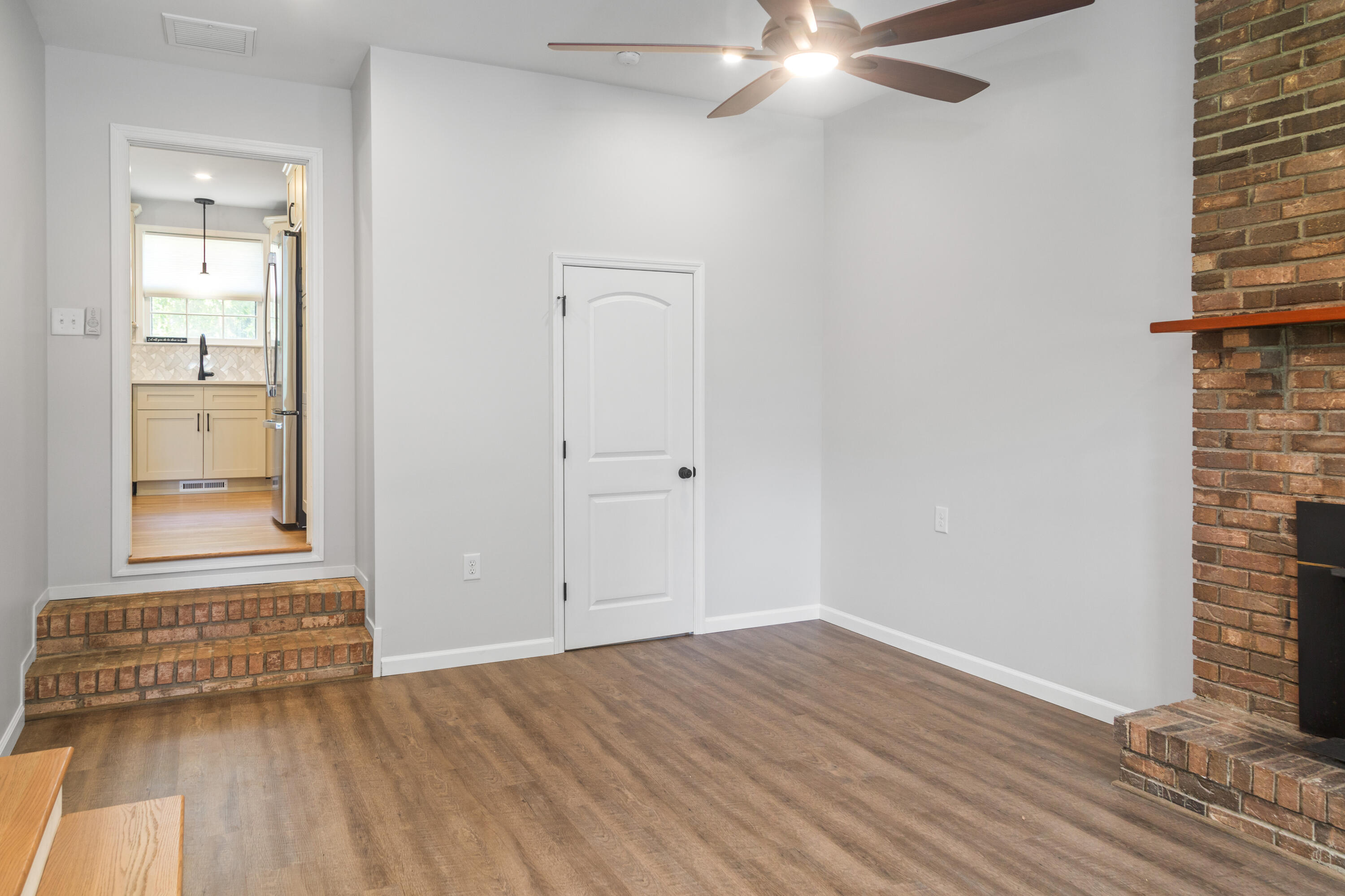 1261 Hampshire Road Charleston, SC 29412 - Photo 19 of 38 1261 Hampshire Rd_2025_Brett Martin Phot