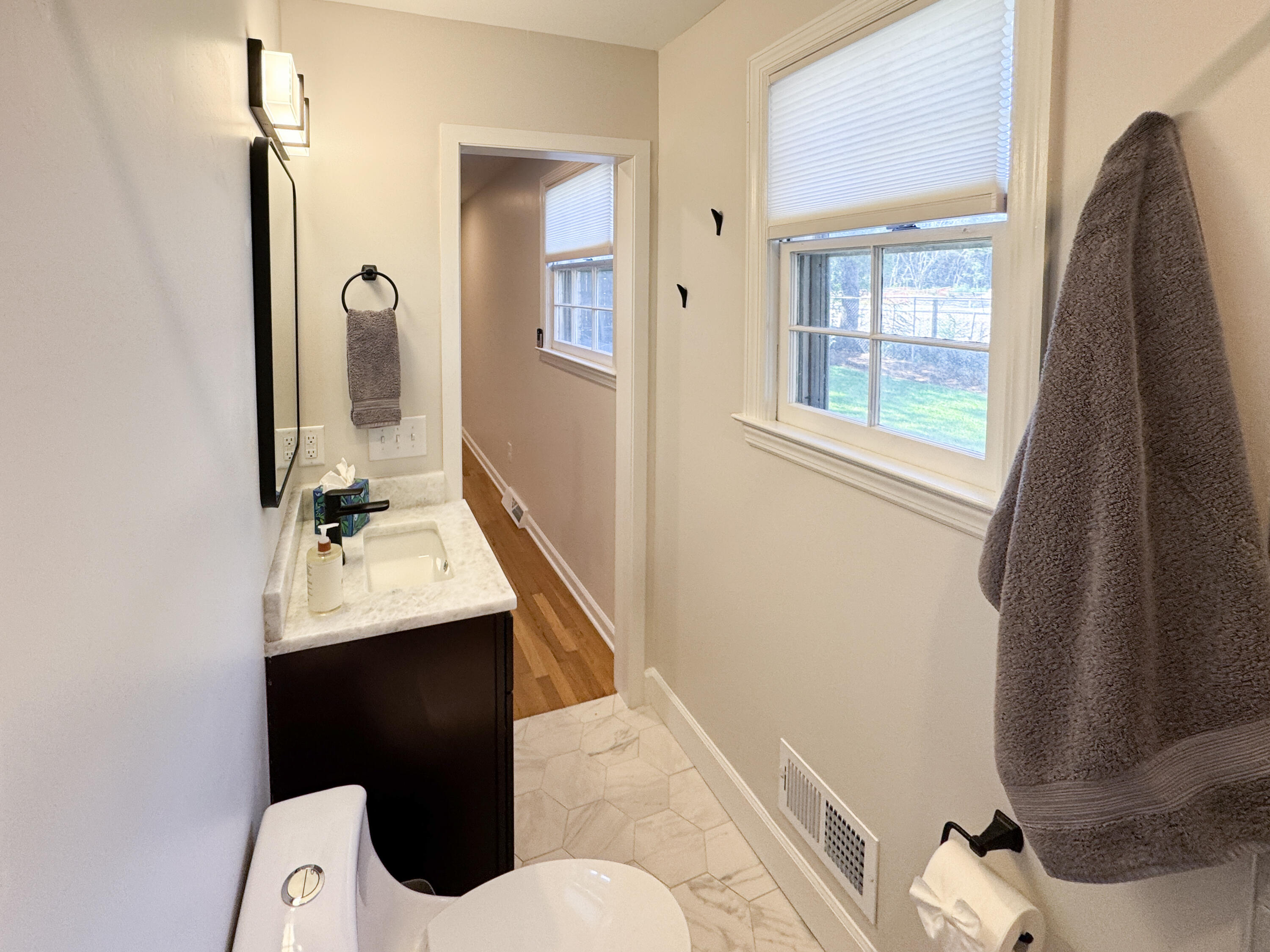 1261 Hampshire Road Charleston, SC 29412 - Photo 26 of 38 1261 Hampshire Rd_2025_Brett Martin Phot