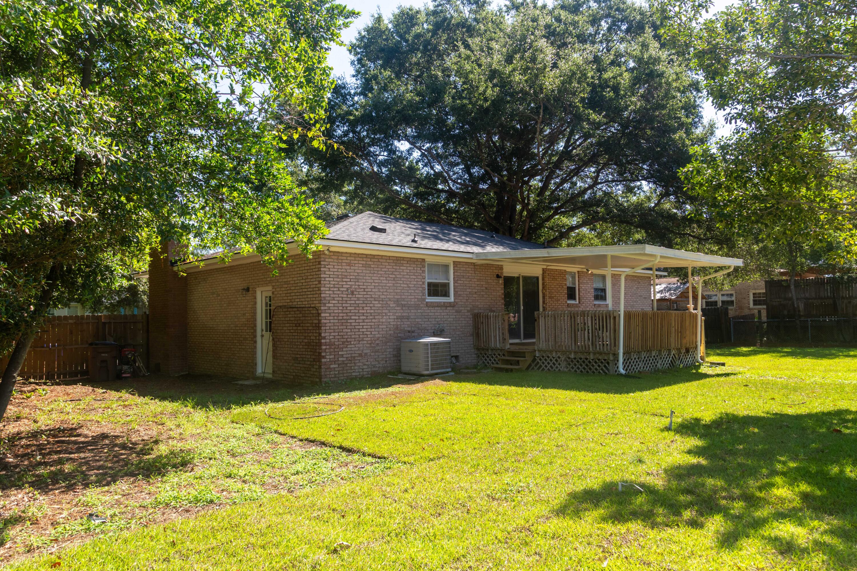 1261 Hampshire Road Charleston, SC 29412 - Photo 36 of 38 1261 Hampshire Rd_2025_Brett Martin Phot