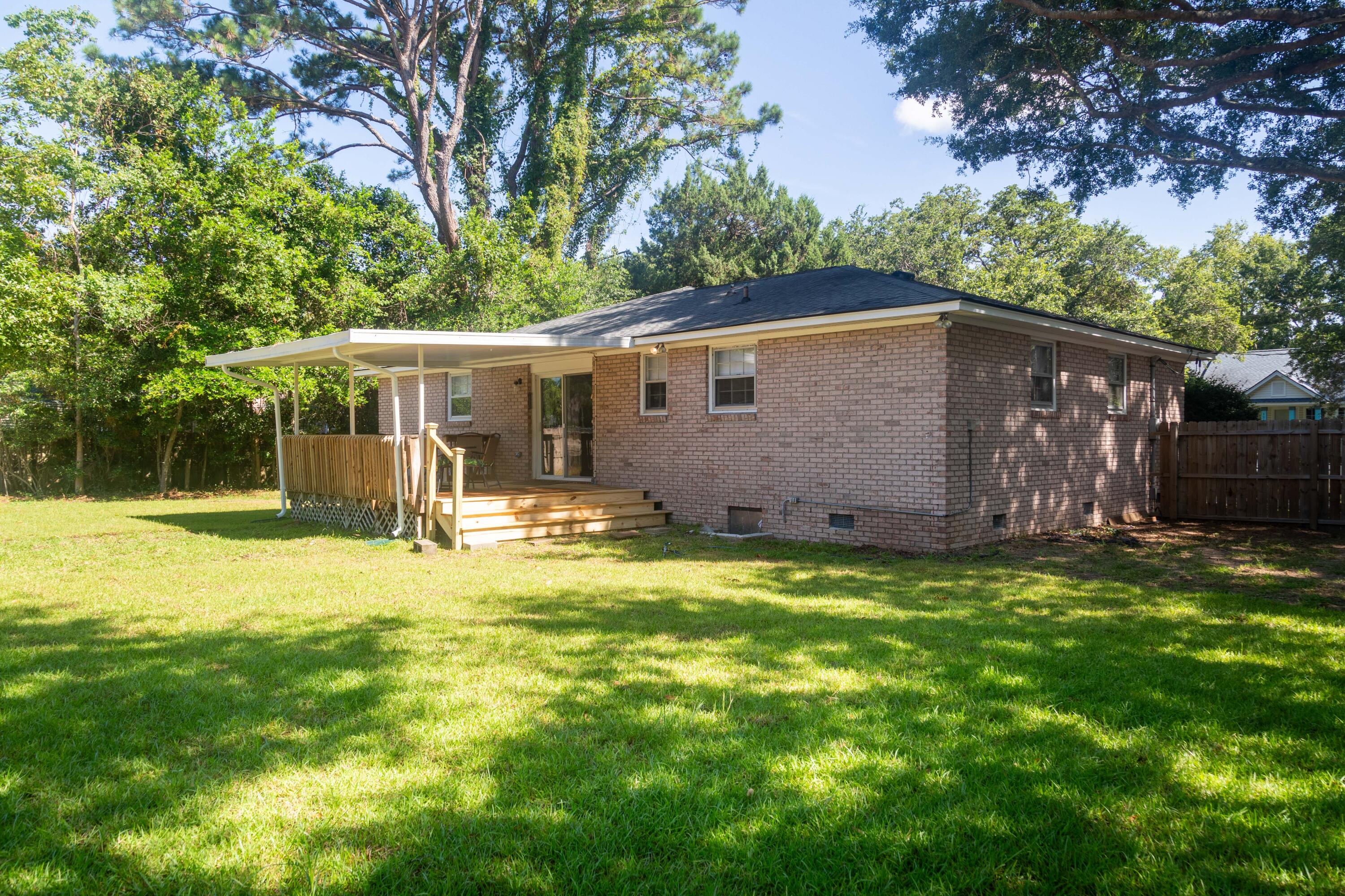 1261 Hampshire Road Charleston, SC 29412 - Photo 38 of 38 1261 Hampshire Rd_2025_Brett Martin Phot