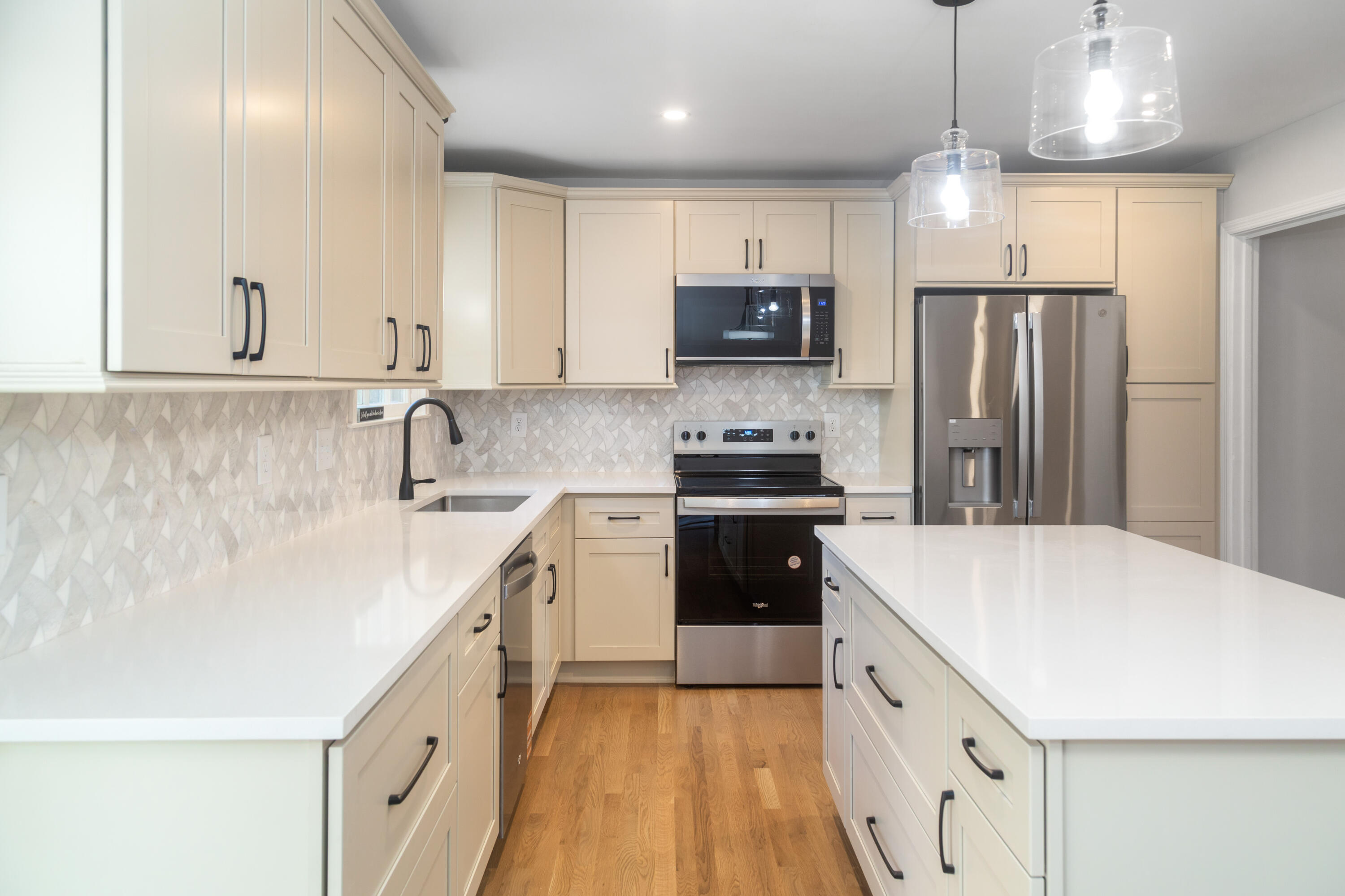 1261 Hampshire Road Charleston, SC 29412 - Photo 7 of 38 1261 Hampshire Rd_2025_Brett Martin Phot