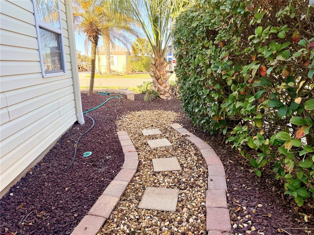 4805 Southeast 94th Avenue Webster, FL 33597 - Photo 10 of 35 a view of entryway