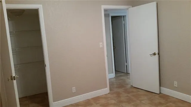 $2,300 | 430 Commodore Drive, Unit 210, Plantation, FL 33325